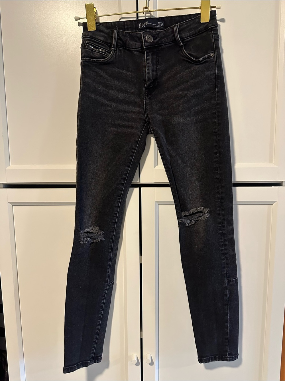 Zara Women's Black Distressed Skinny Jeans